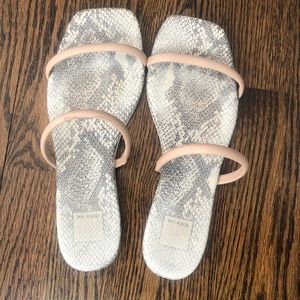 Dolce Vita Summer flat Sandle